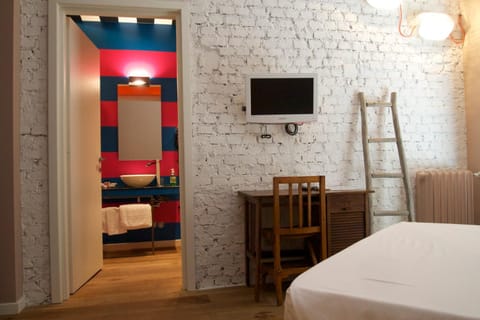 Bathroom, TV and multimedia, Bedroom