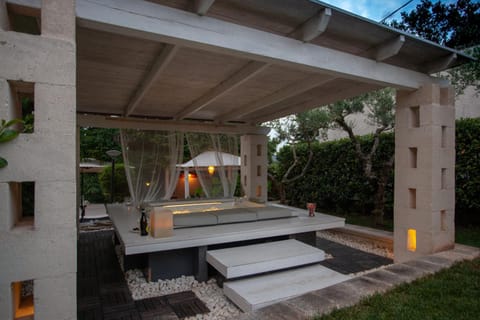 Property building, Hot Tub, Solarium