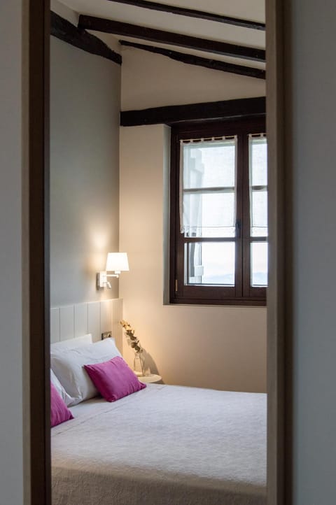 Bedroom, Mountain view, Sea view