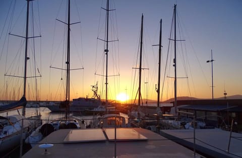Houseboat Seabreeze Docked boat in Alghero