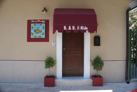 Facade/entrance