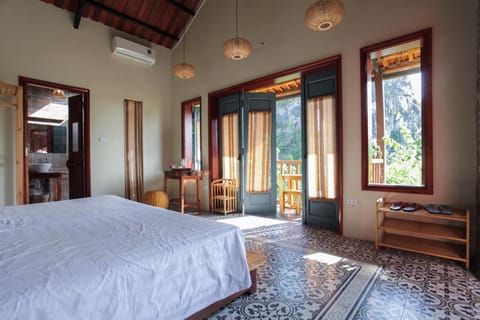 Bed, Balcony/Terrace, Photo of the whole room, Bedroom