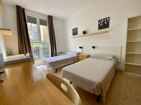 Barcelona Housing recommend for Students Hostel in Barcelona