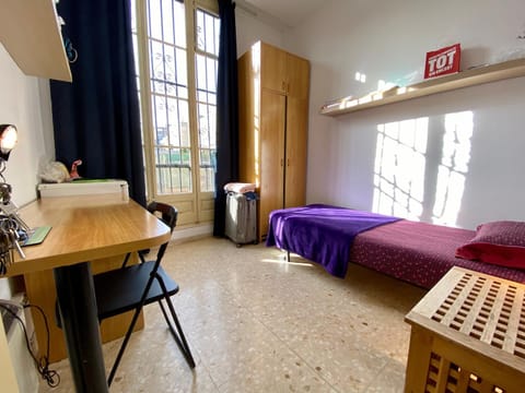 Barcelona Housing recommend for Students Hostel in Barcelona