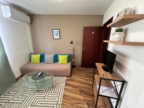 TV and multimedia, Living room, air conditioner