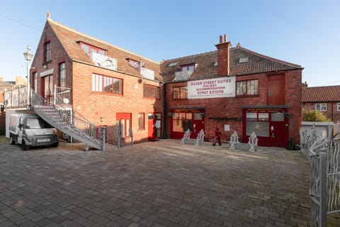 Property building, Street view