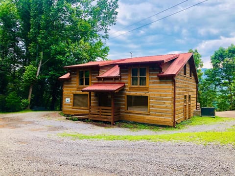 Lodge at Bradley Mtn House in Sevier County