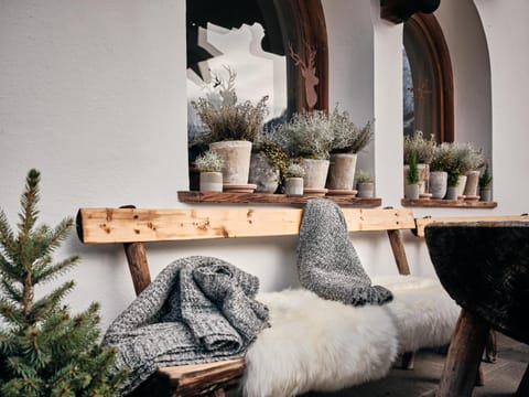 Facade/entrance, Balcony/Terrace