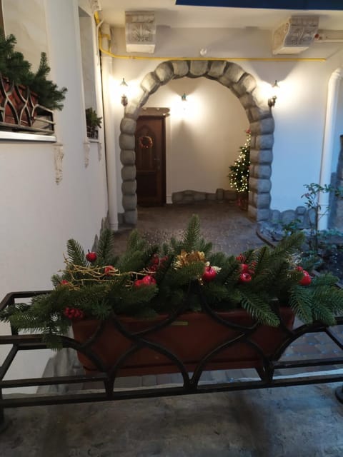 Patio, Facade/entrance