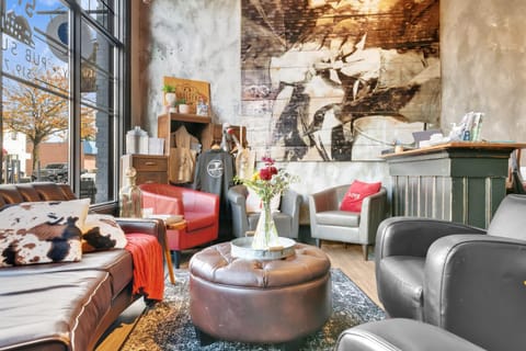 Facade/entrance, Lobby or reception, concierge