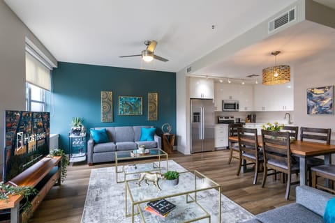 Kitchen or kitchenette, Living room, Seating area, Dining area