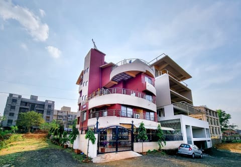 Property building, Neighbourhood