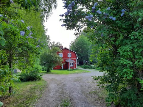Portaan Nahkurinverstas Apartment in Uusimaa
