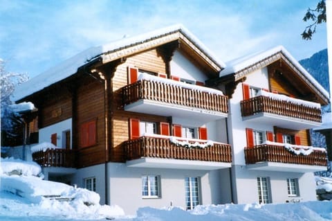 Facade/entrance, Winter