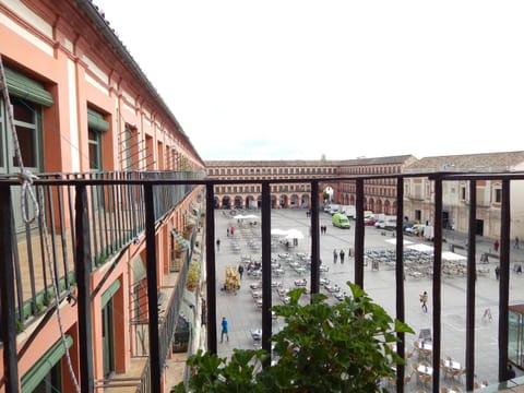 Facade/entrance, Balcony/Terrace