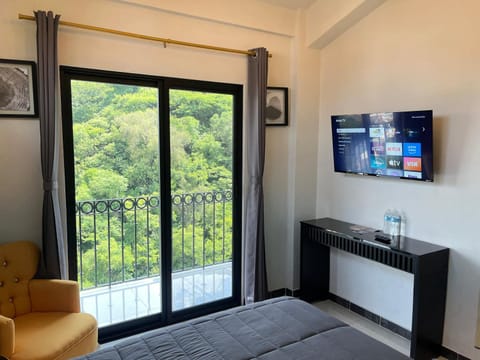 TV and multimedia, Photo of the whole room, Bedroom