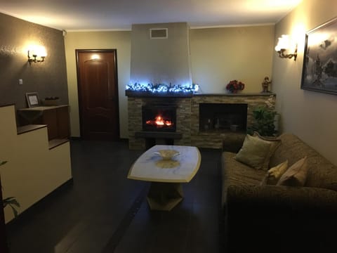 Communal lounge/ TV room, Living room