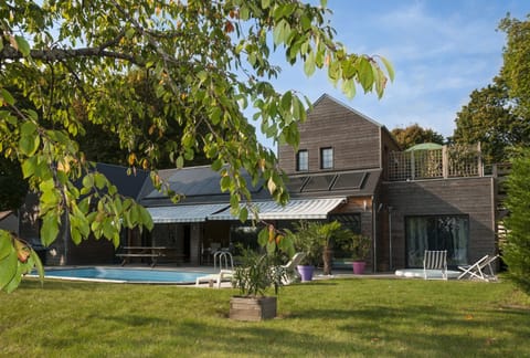 Property building, Garden, Spa and wellness centre/facilities, Swimming pool