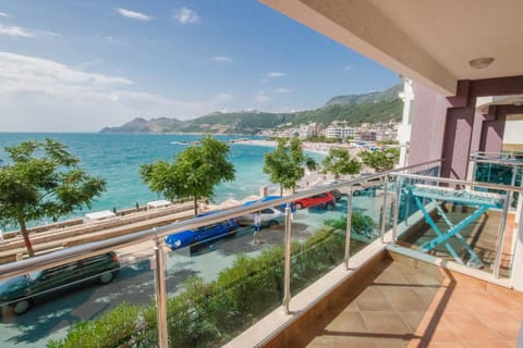 Patio, Day, Natural landscape, View (from property/room), Balcony/Terrace, Mountain view, Sea view, Street view