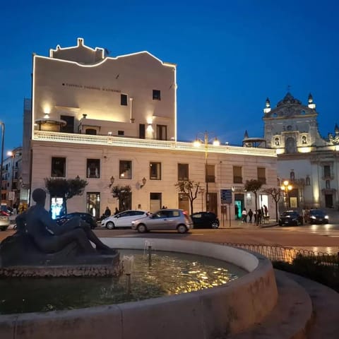 Property building, Night, City view, Location