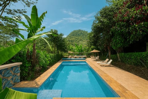 Property building, Garden, Hot Tub, Mountain view, Pool view, Swimming pool