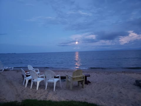 Paradise Beach resort House in Tawas City