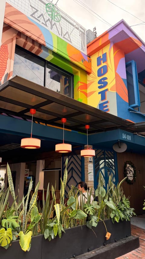 Facade/entrance