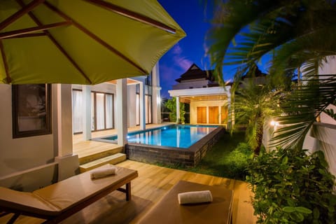 Patio, Patio, Night, Garden, Garden, Balcony/Terrace, Balcony/Terrace, Lounge or bar, Seating area, Garden view, Pool view, Swimming pool, Swimming pool, Sunset