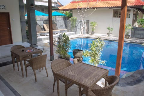 Patio, Restaurant/places to eat, Pool view, Swimming pool