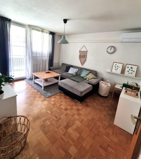 Living room, Photo of the whole room, Seating area