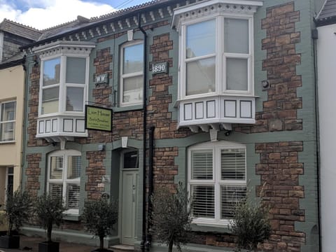Property building, Facade/entrance, Property logo or sign