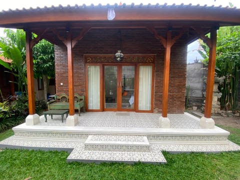 Tiis Garden Puri Villas Villa in Sukawati
