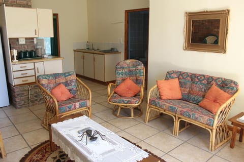 Kitchen or kitchenette, Living room, Seating area