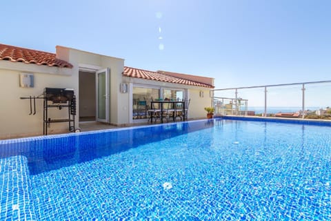 BBQ facilities, Balcony/Terrace, Mountain view, Sea view, Swimming pool, Sunrise, Sunset