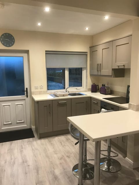 8 Queenora Avenue House in Portstewart