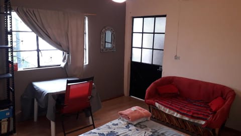 Photo of the whole room, Seating area
