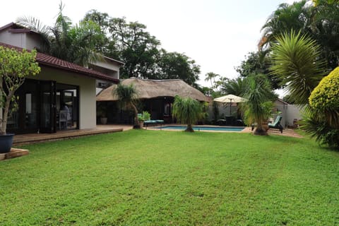 Property building, Garden, Garden view, Swimming pool