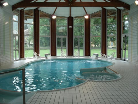 Massage, Steam room, Spa and wellness centre/facilities, Swimming pool, Swimming pool