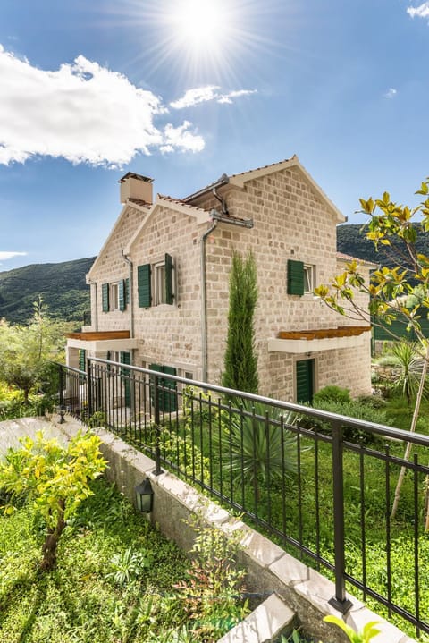 Property building, Spring, Day, Natural landscape, Garden view