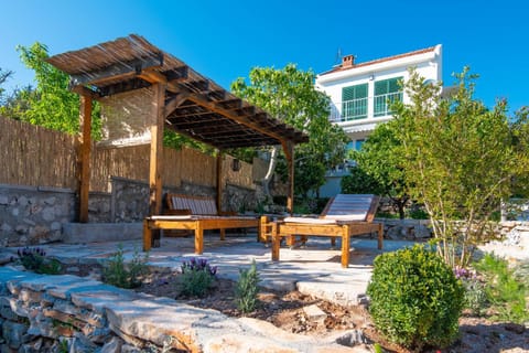 Holiday Home Lovište House in Dubrovnik-Neretva County