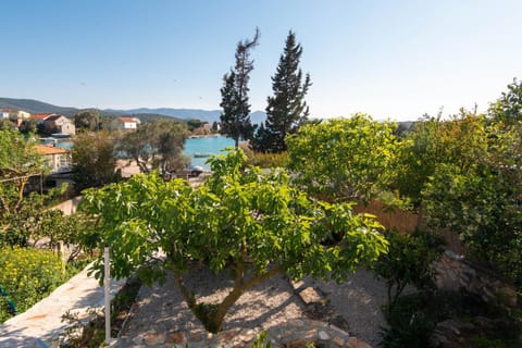 Holiday Home Lovište House in Dubrovnik-Neretva County