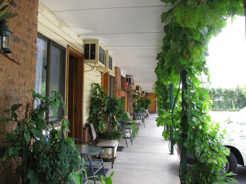 Facade/entrance, Balcony/Terrace