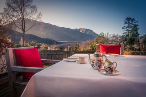 Patio, Mountain view