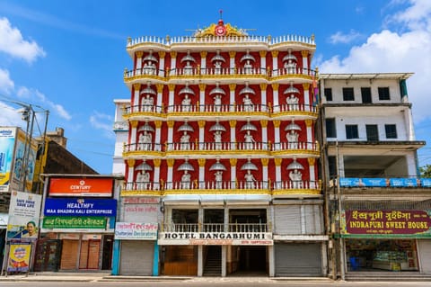 Property building, Day, City view, Location