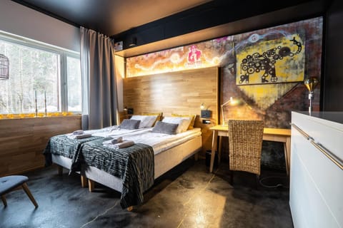 Bed, Photo of the whole room, Seating area, furniture