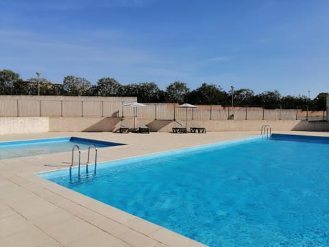 Pool view, Swimming pool, sunbed