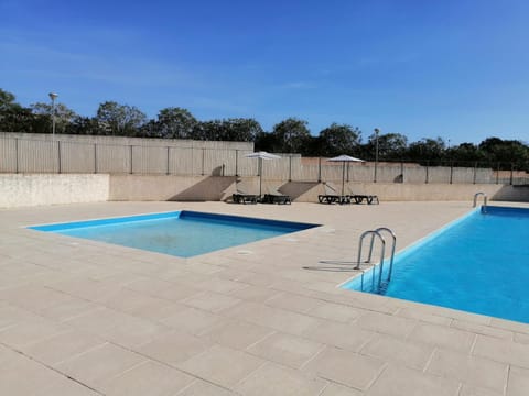 Pool view, Swimming pool, sunbed