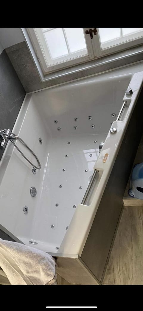 Sopot, BIG APARTMENT FOR 6!!! Air condition, jacuzzi Apartment in Sopot