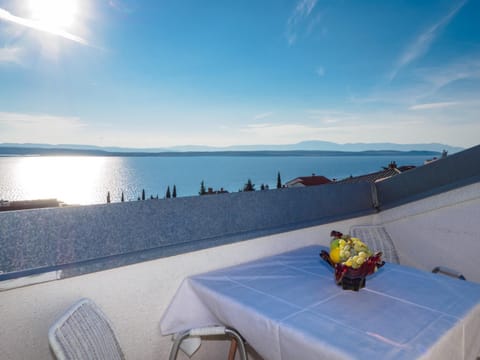 Natural landscape, Balcony/Terrace, Balcony/Terrace, Seating area, Dining area, Sea view, Sea view