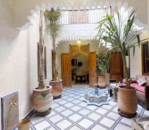 Patio, Facade/entrance, Decorative detail
